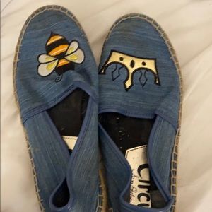 Circus by Sam Edelman “queen bee” espadrilles